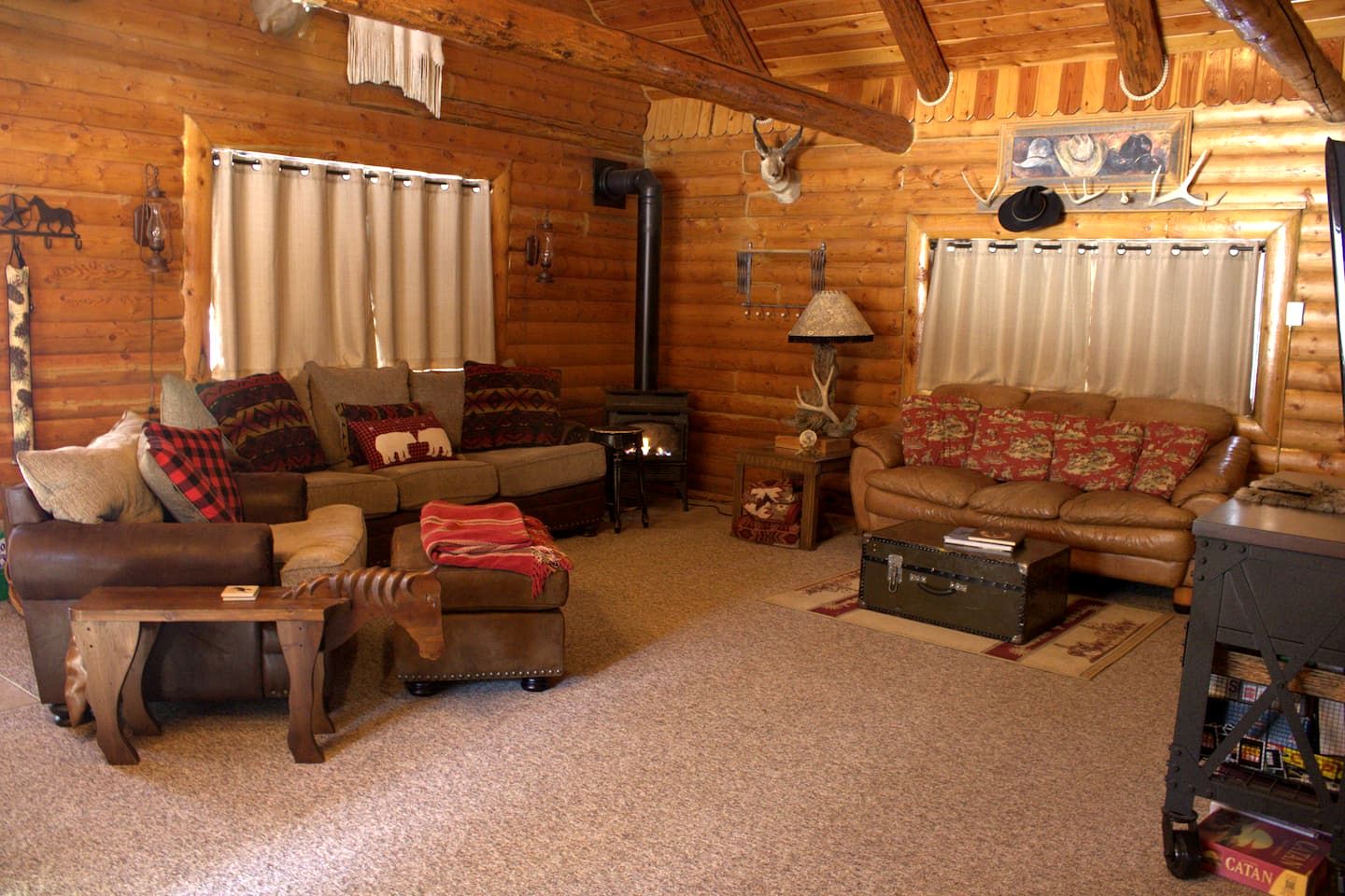 Cozy Rustic Log Cabin with Trails & Wildlife Near Yellowstone, Island Park Idaho