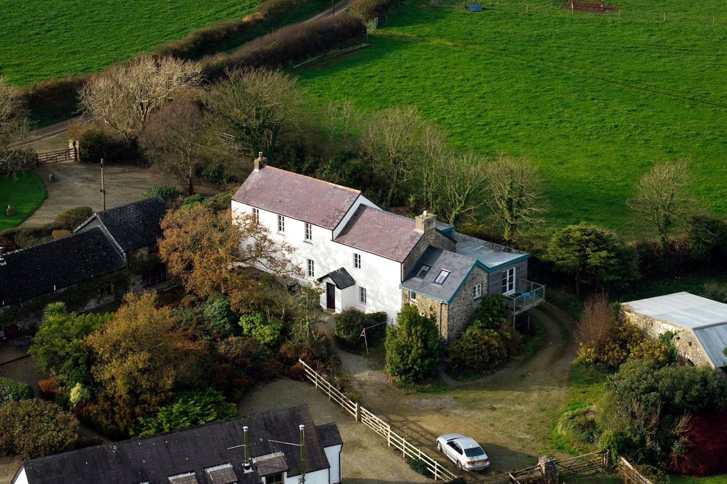 Charming Luxurious Cottage with Spectacular Interior and Beautiful Countryside Views in UK