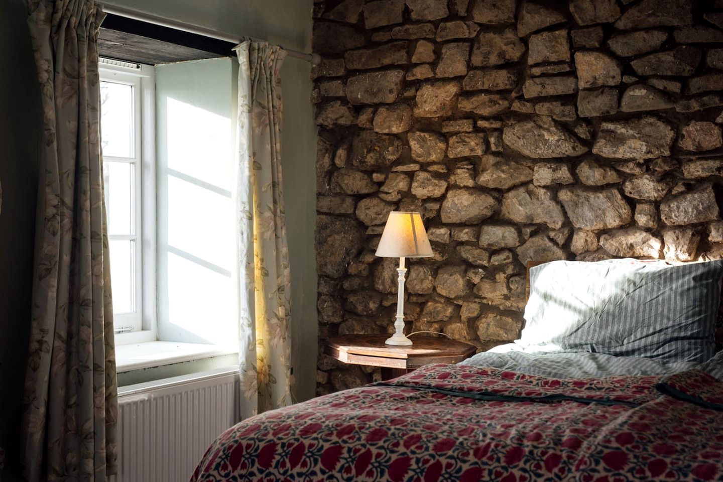 Charming Luxurious Cottage with Spectacular Interior and Beautiful Countryside Views in UK