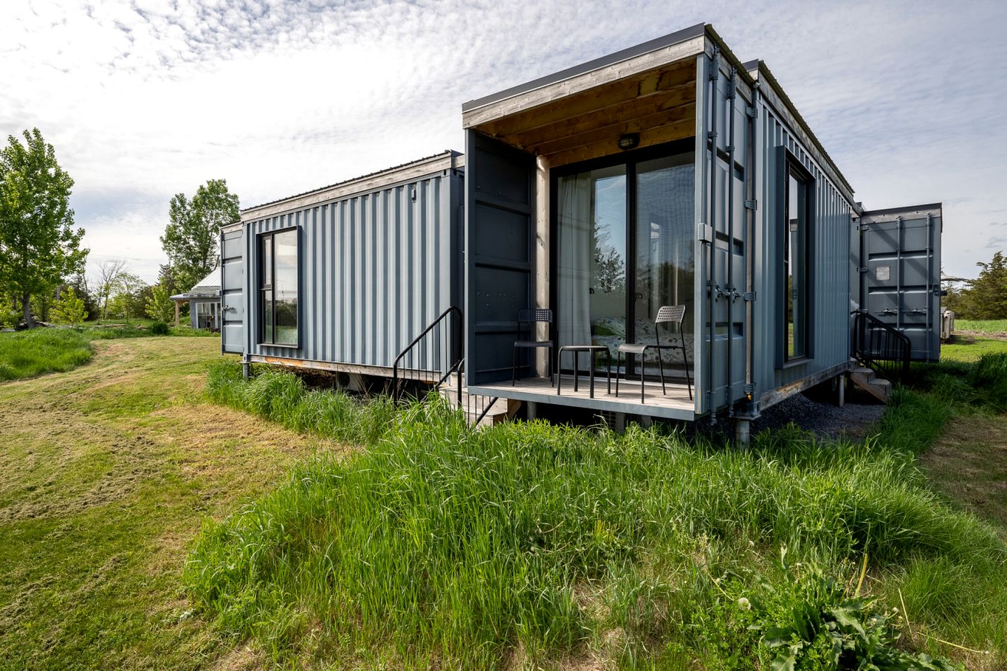 Containers (Canada, Prince Edward, Ontario)