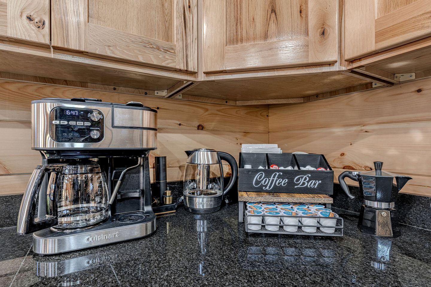 Charming Mountain Cabin with Hot Tub & Game Loft near Pigeon Forge, Tennessee