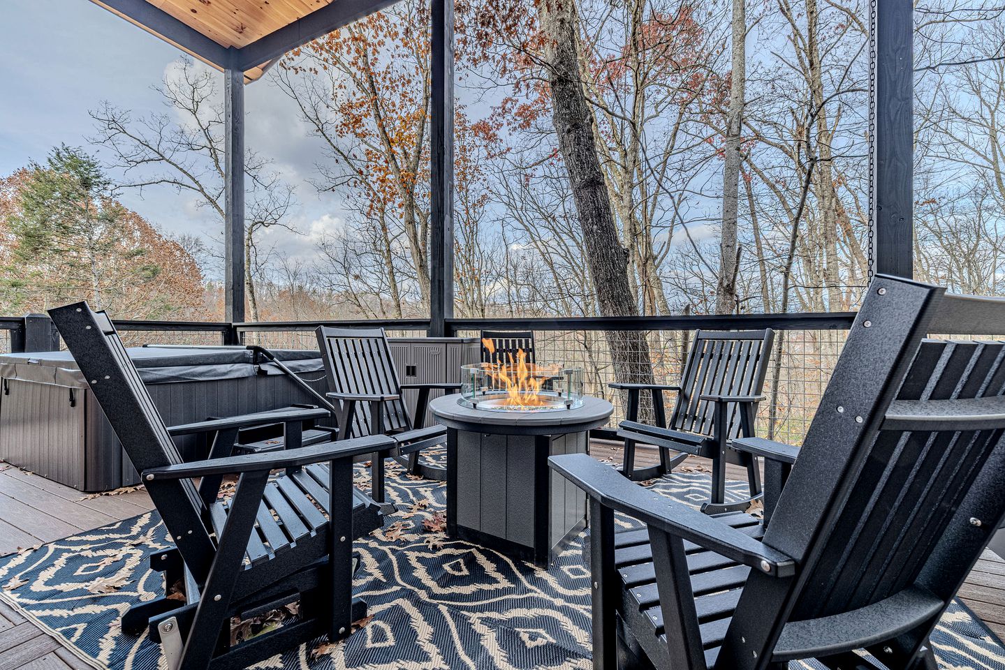 Charming Mountain Cabin with Hot Tub & Game Loft near Pigeon Forge, Tennessee