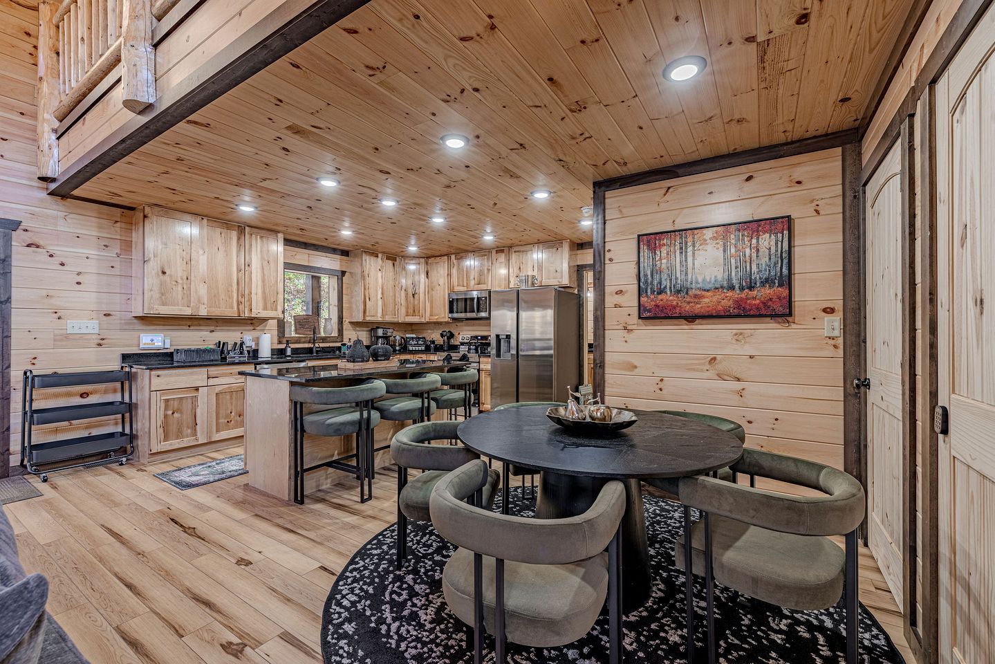 Charming Mountain Cabin with Hot Tub & Game Loft near Pigeon Forge, Tennessee