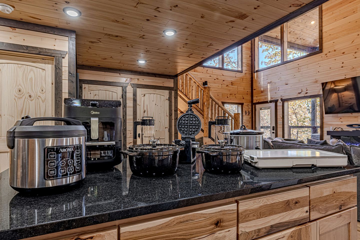 Charming Mountain Cabin with Hot Tub & Game Loft near Pigeon Forge, Tennessee