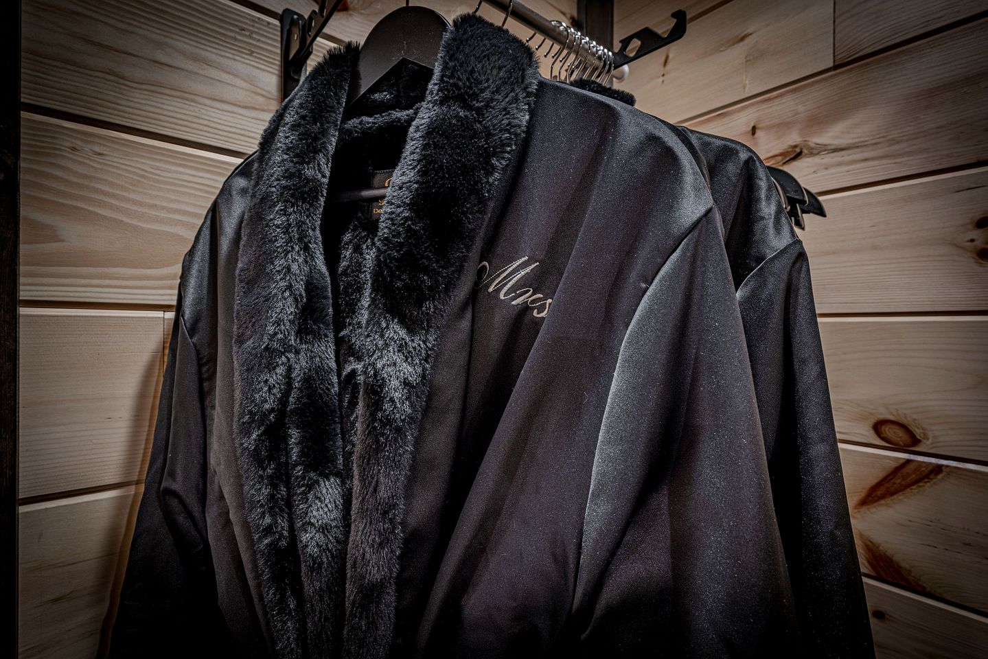 Charming Mountain Cabin with Hot Tub & Game Loft near Pigeon Forge, Tennessee