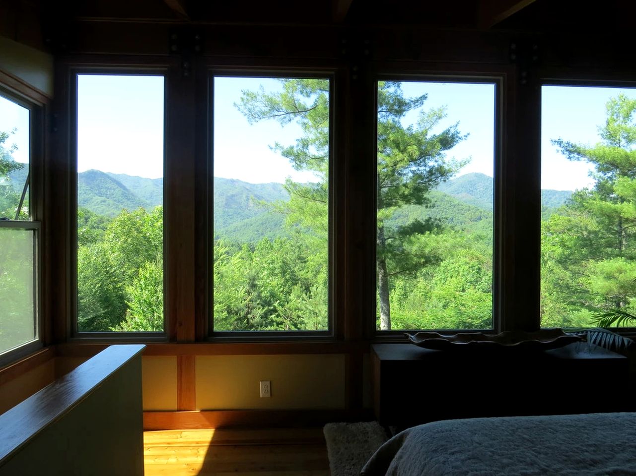 Charming Mountain Cabin Perfect for the Whole Family near Nantahala National Forest, NC