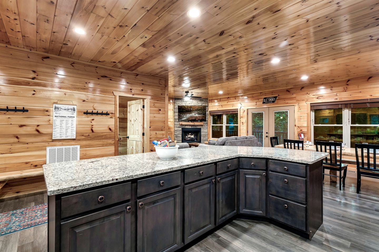 Charming Mountain Cabin with Theater Room and Pool Table in Tennessee