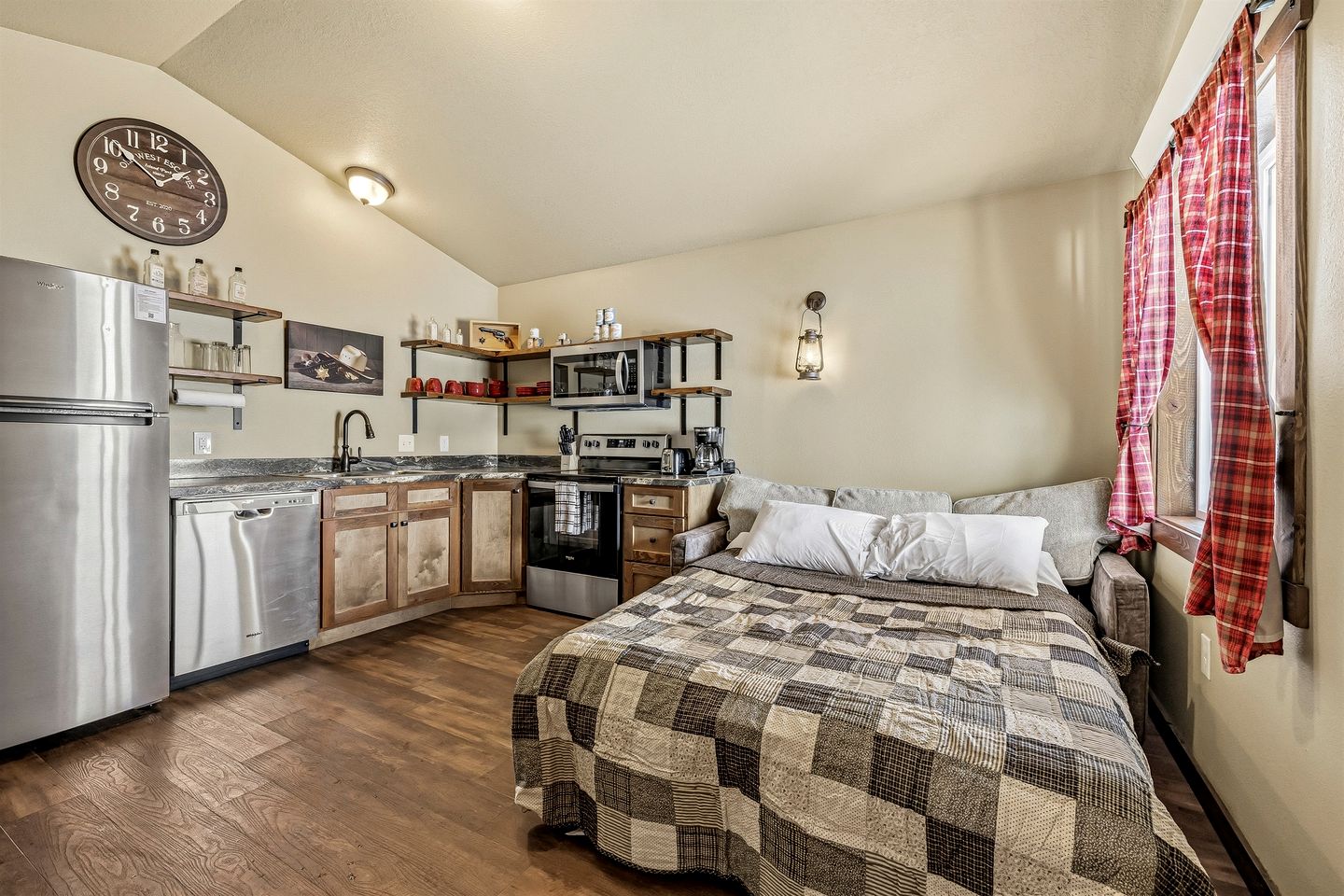 Charming Old West Cabin with Great Countryside Sights in Island Park, Idaho