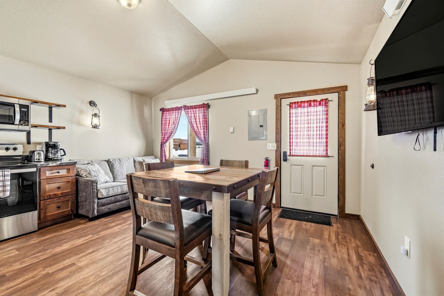 Charming Old West Cabin with Great Countryside Sights in Island Park, Idaho