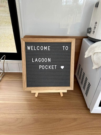 Tiny Houses (Australia, Lagoon Pocket, Queensland)