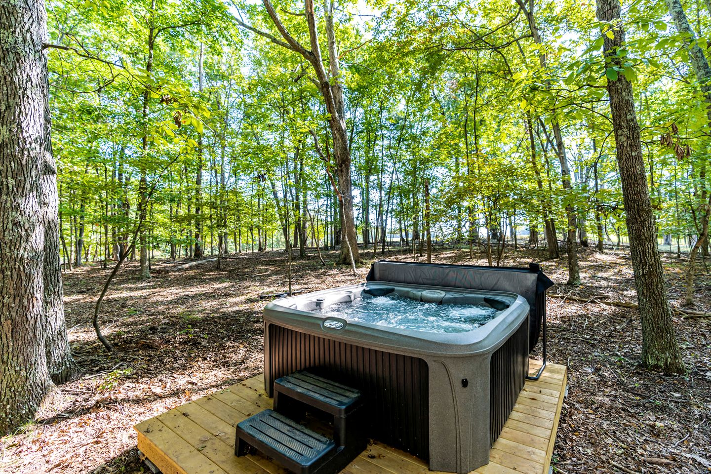 Charming Dog-Friendly Cabin with Hot Tub and Fire Pit - Pond Access Makes This the Perfect Cabin for Your Fishing Getaway in Berkeley Springs, WV