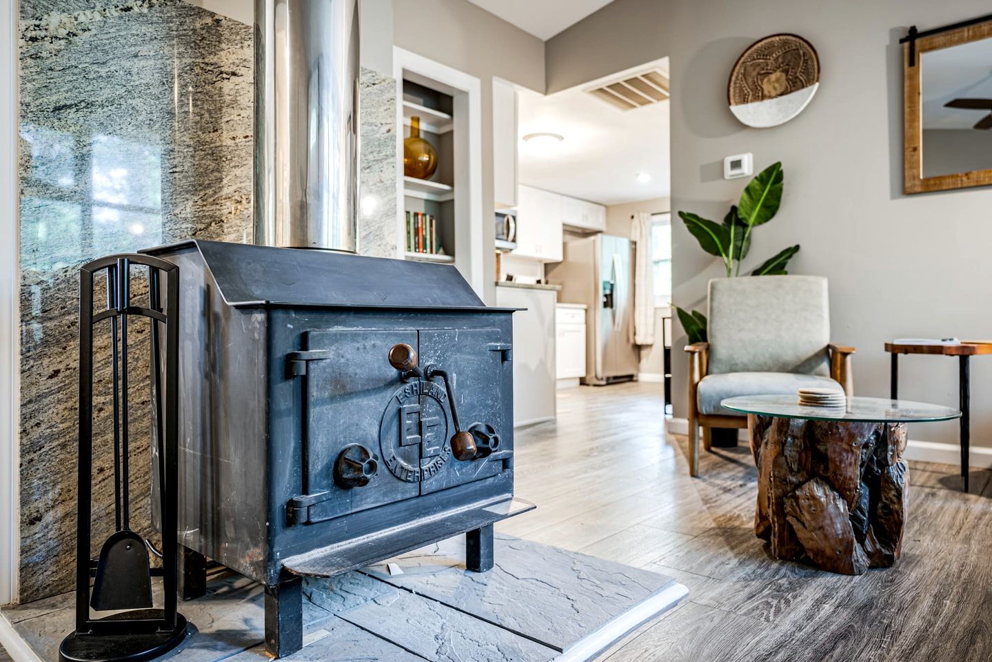 Charming Dog-Friendly Cabin with Hot Tub and Fire Pit - Pond Access Makes This the Perfect Cabin for Your Fishing Getaway in Berkeley Springs, WV