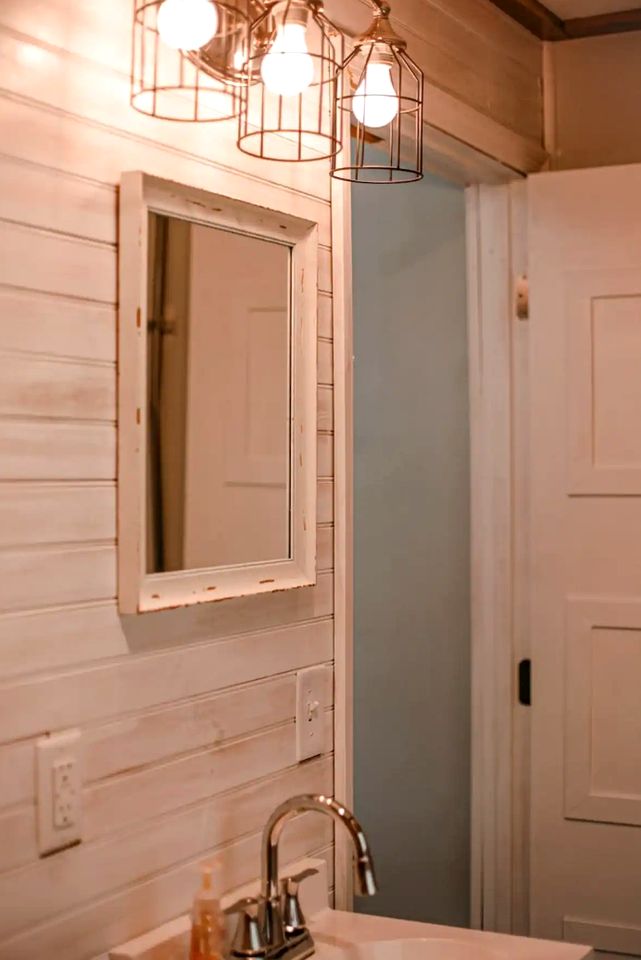 Cozy Tiny Home Cabin in Eva, TN