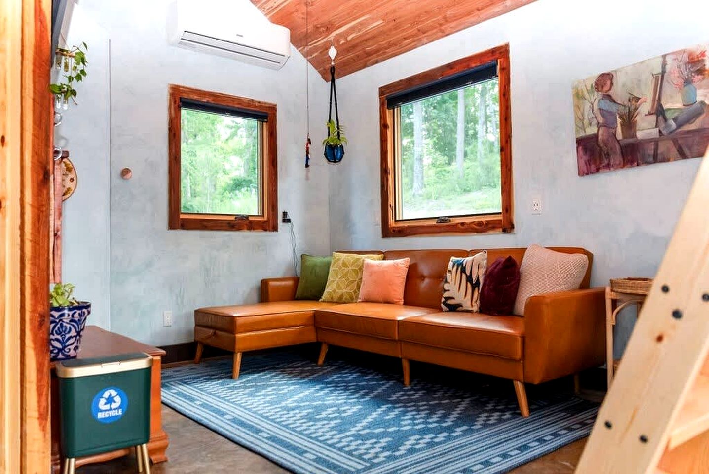 Charming Pet-Friendly Cabin with Stunning Mountain Views in Chattanooga, Tennessee