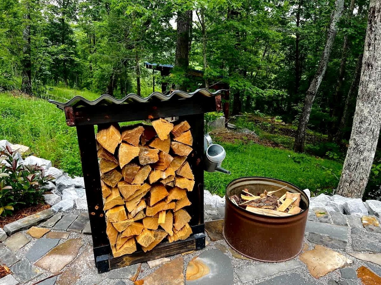 Charming Pet-Friendly Cabin with Stunning Mountain Views in Chattanooga, Tennessee