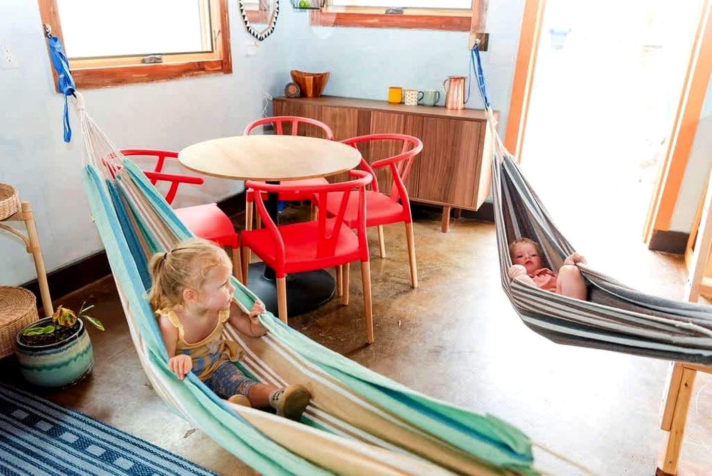 Charming Pet-Friendly Cabin with Stunning Mountain Views in Chattanooga, Tennessee