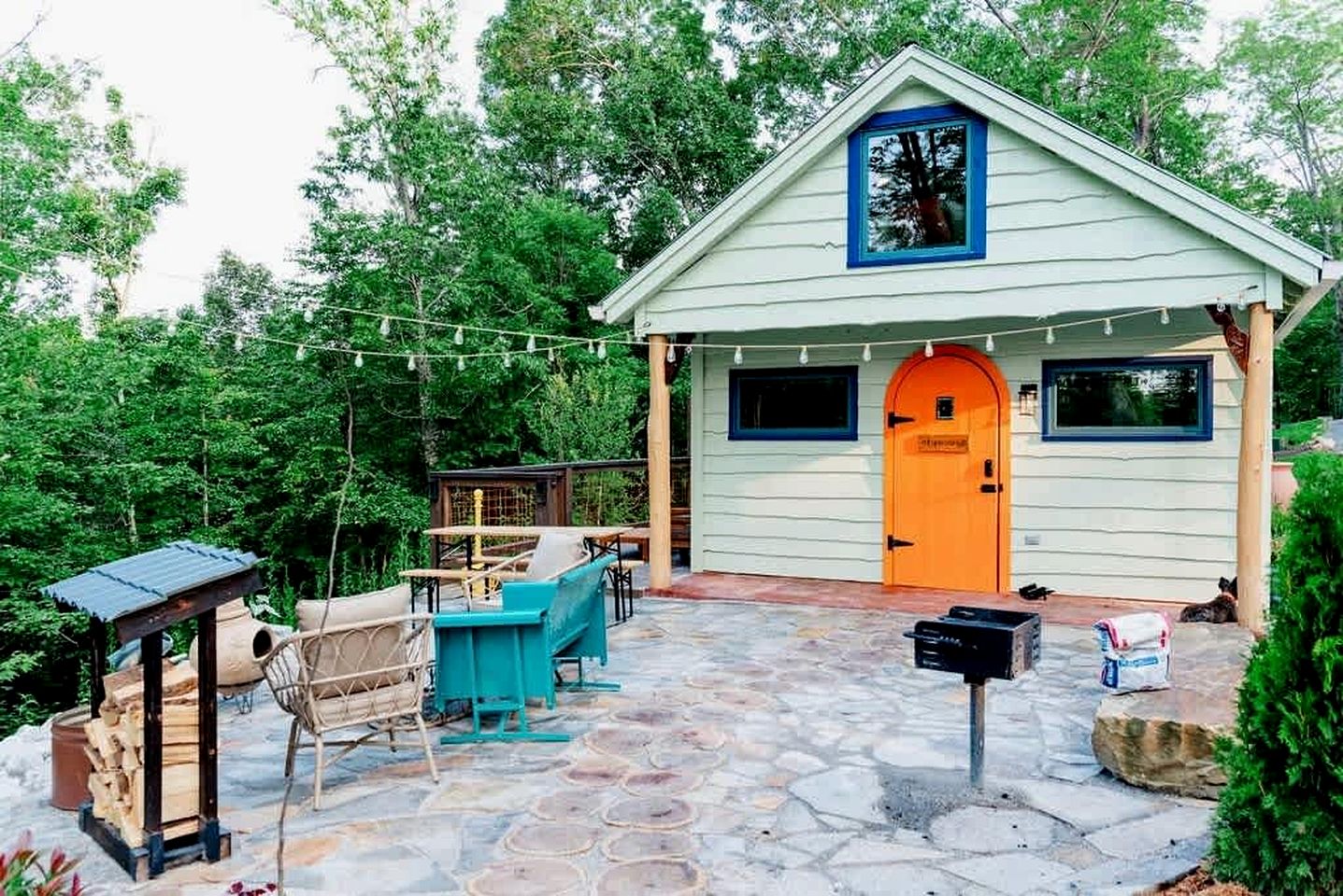 Charming Pet-Friendly Cabin with Stunning Mountain Views in Chattanooga, Tennessee