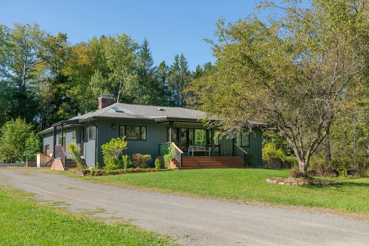 Charming Pet-Friendly Getaway with Deck & Nature Views in East Meredith, New York