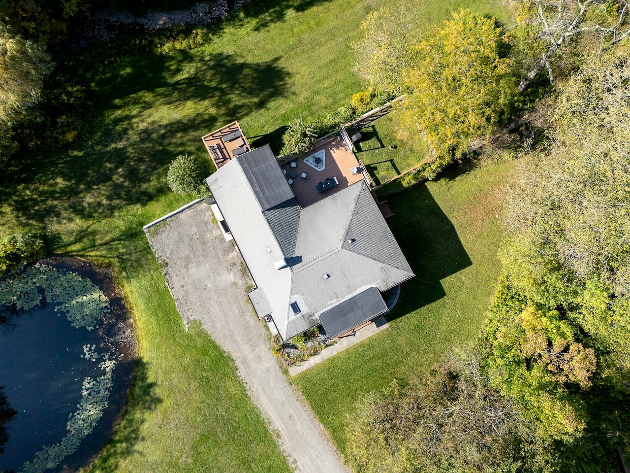 Charming Pet-Friendly Getaway with Deck & Nature Views in East Meredith, New York