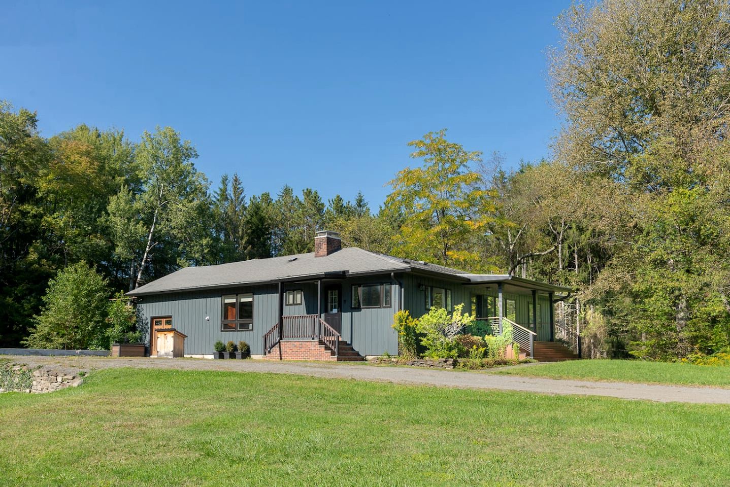 Charming Pet-Friendly Getaway with Deck & Nature Views in East Meredith, New York