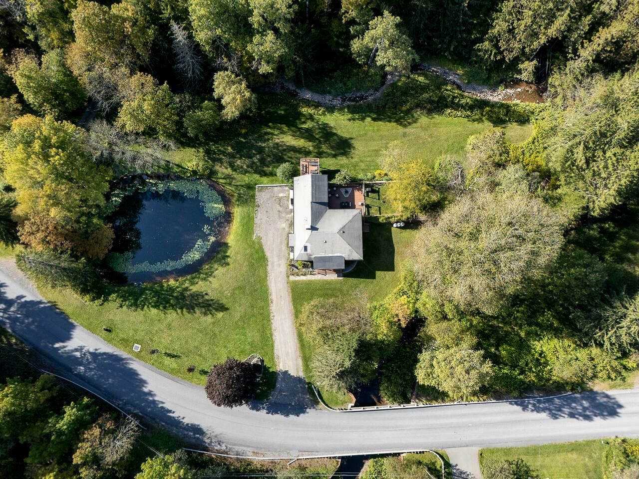 Charming Pet-Friendly Getaway with Deck & Nature Views in East Meredith, New York