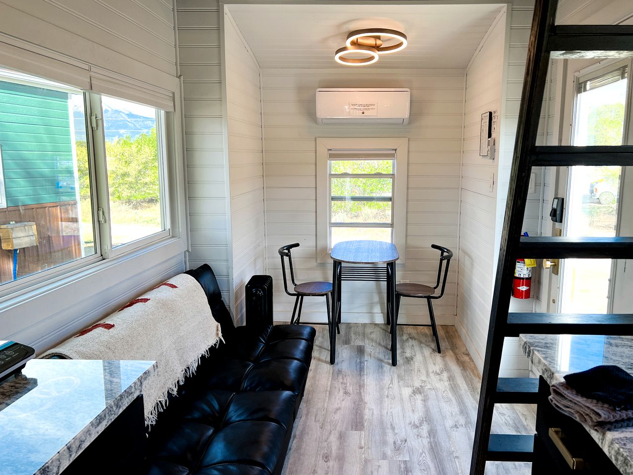 Charming Pet-Friendly Tiny Home in Colorado - Perfect for Glamping Escapes to Nature