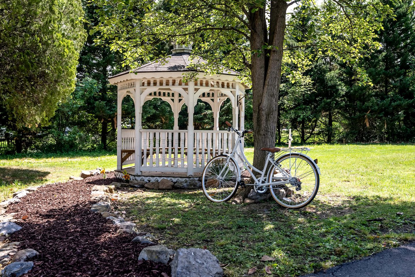 Exotic Mountain Hideaway Suite with Timeless Charm near Shenandoah National Park Virginia