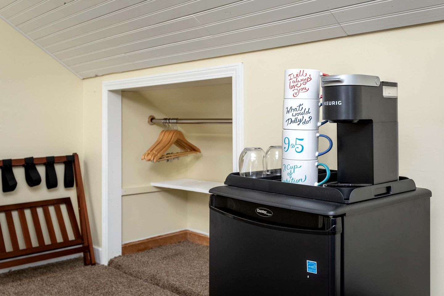 Exotic Mountain Hideaway Suite with Timeless Charm near Shenandoah National Park Virginia