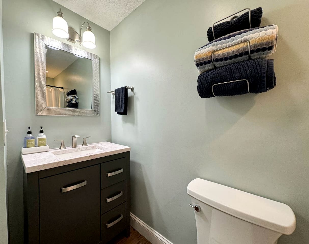 Charming Rental Great for a Family Holiday Getaway in New Hampshire