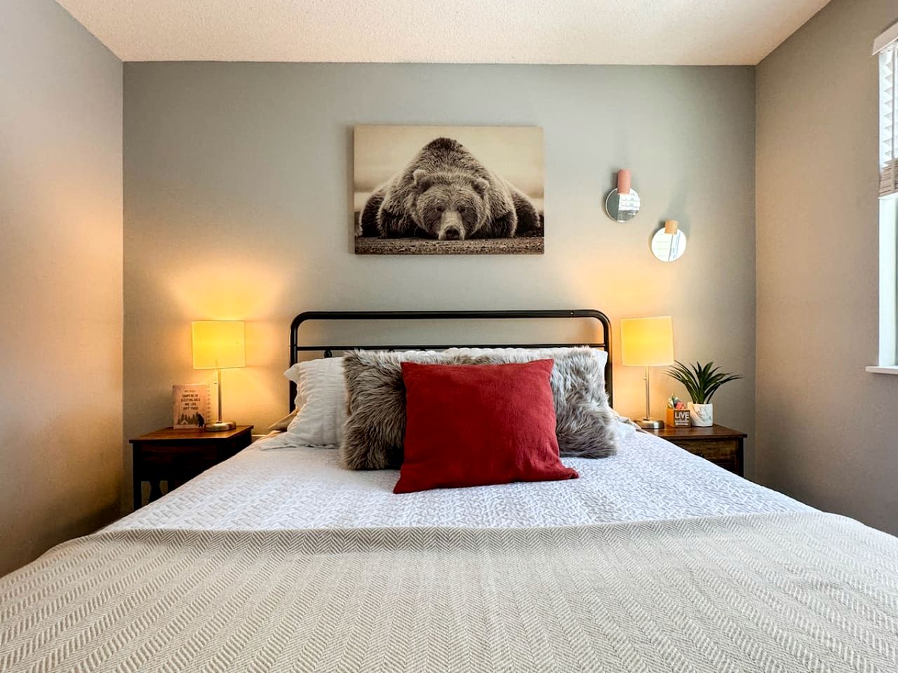 Charming Rental Great for a Family Holiday Getaway in New Hampshire