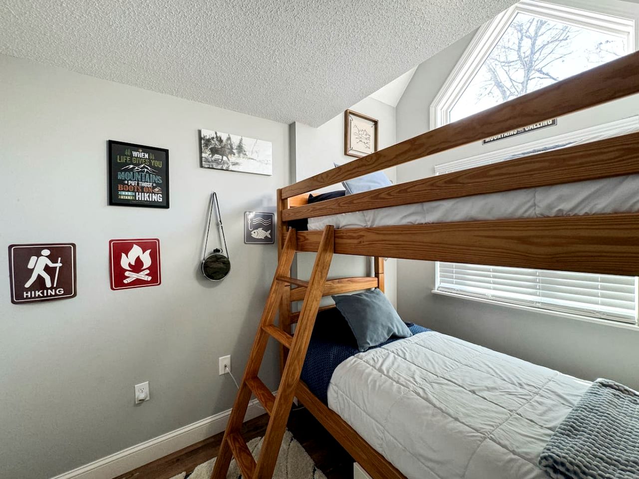 Charming Rental Great for a Family Holiday Getaway in New Hampshire