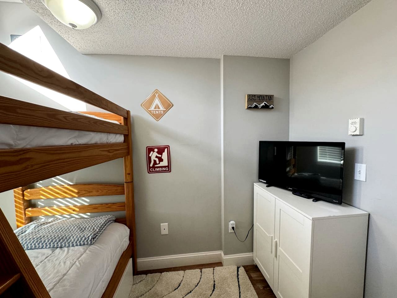 Charming Rental Great for a Family Holiday Getaway in New Hampshire