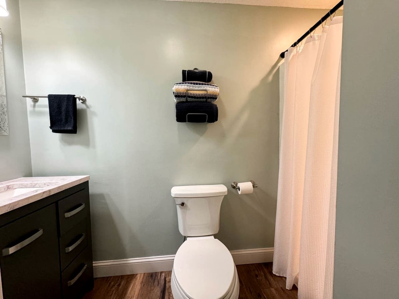 Charming Rental Great for a Family Holiday Getaway in New Hampshire