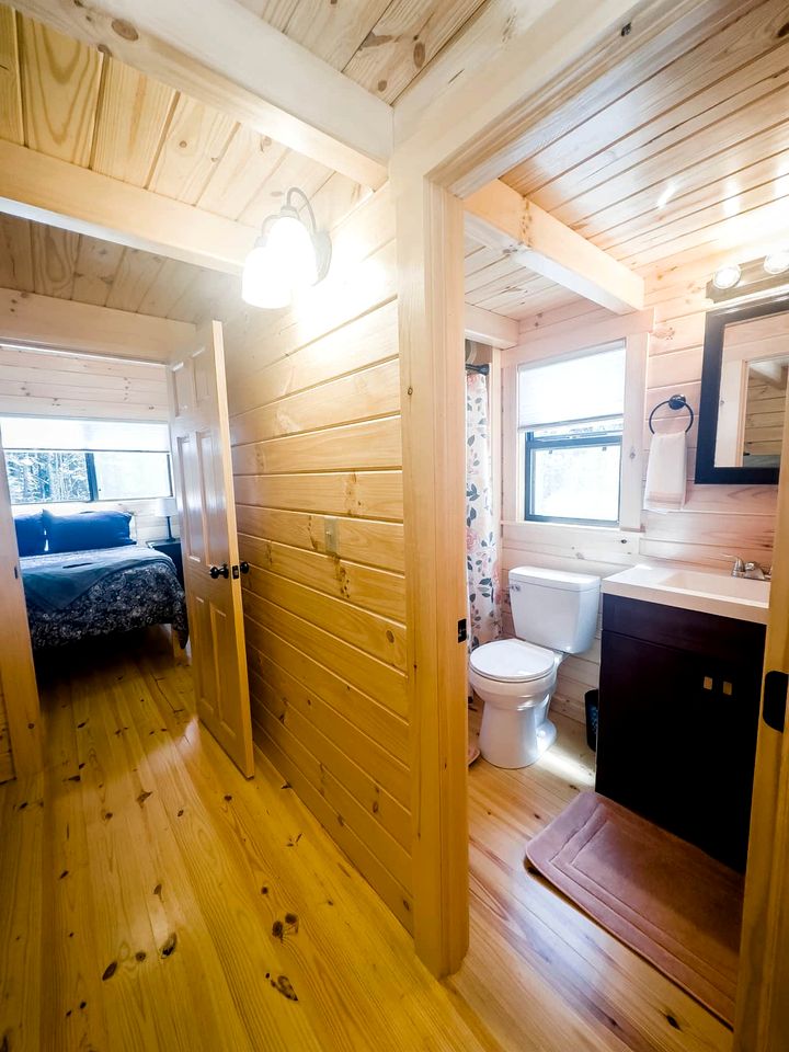 Charming Rustic Cabin with Barbecue and Fire Pit in Steuben, Maine