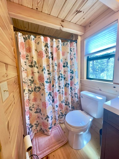 Cabins (United States of America, Steuben, Maine)