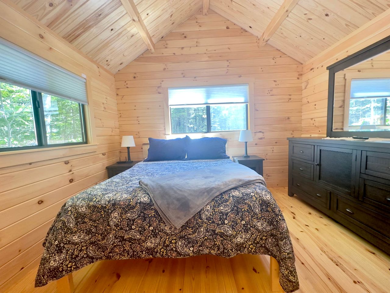 Charming Rustic Cabin with Barbecue and Fire Pit in Steuben, Maine