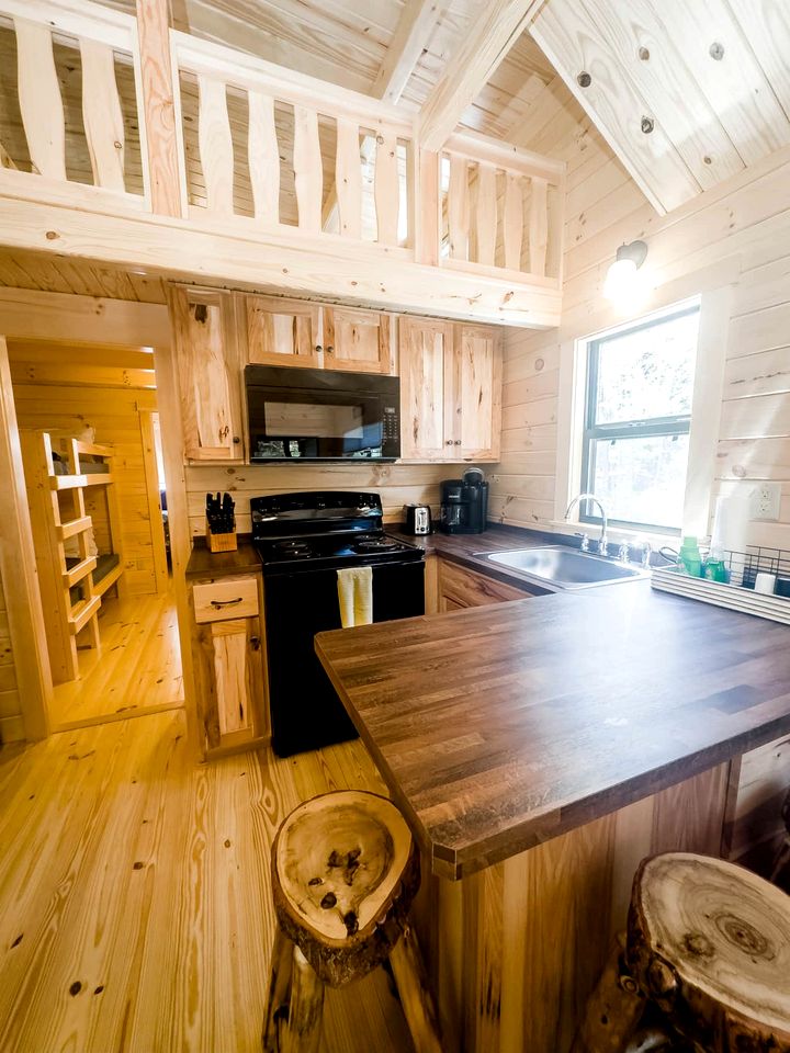Charming Rustic Cabin with Barbecue and Fire Pit in Steuben, Maine
