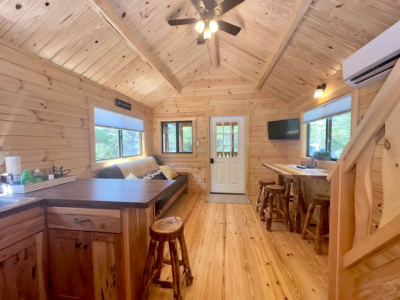 Charming Rustic Cabin with Barbecue and Fire Pit in Steuben, Maine