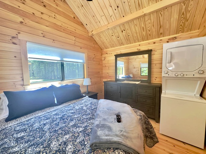 Cabins (United States of America, Steuben, Maine)