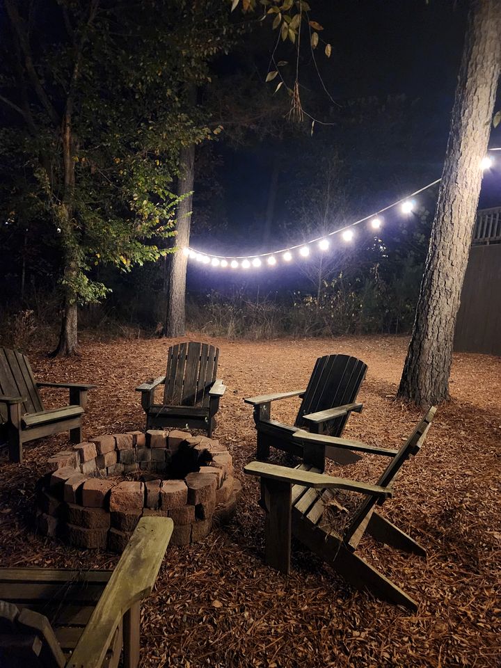 Charming Rustic Retreat with Hot-Tub and Equipped Deck in Broken Bow, Oklahoma