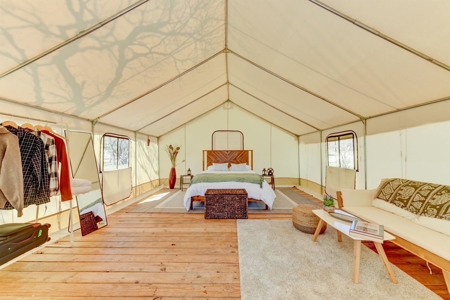 Charming Safari Tent Retreat with Magnificent Views of Texas Hill Country for Quiet Getaways in Boerne