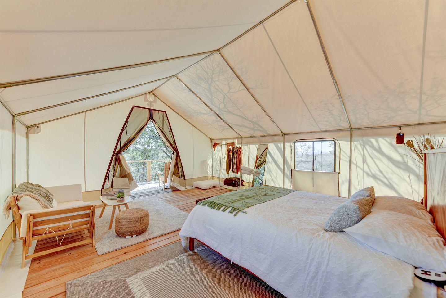 Charming Safari Tent Retreat with Magnificent Views of Texas Hill Country for Quiet Getaways in Boerne