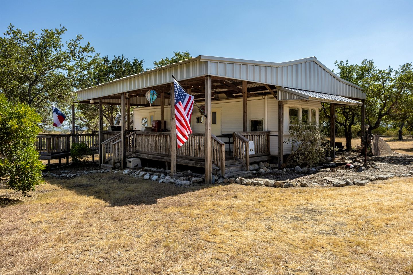 Charming Safari Tent Retreat with Magnificent Views of Texas Hill Country for Quiet Getaways in Boerne