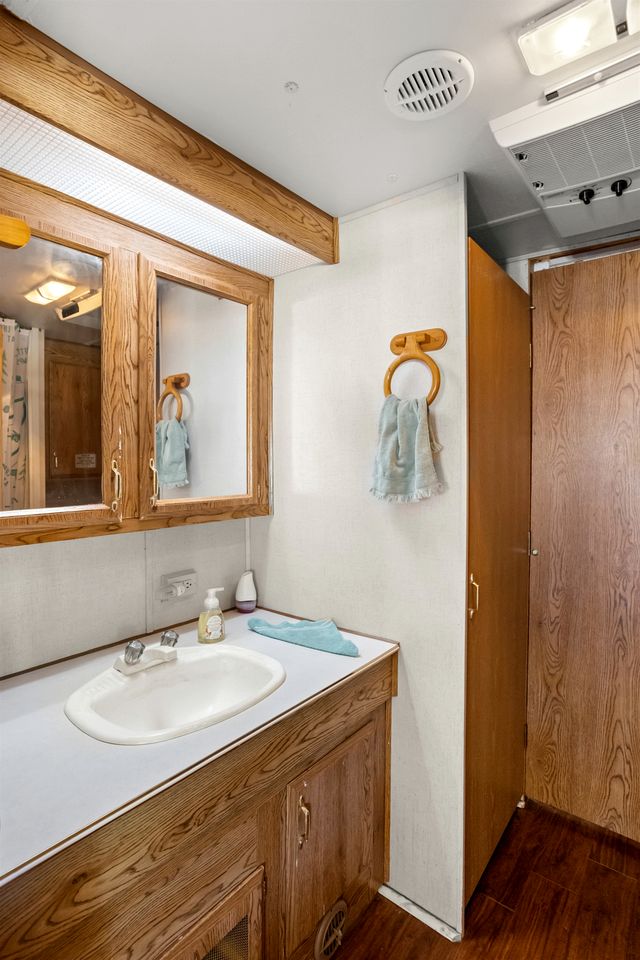 Charming Safari Tent Retreat with Magnificent Views of Texas Hill Country for Quiet Getaways in Boerne