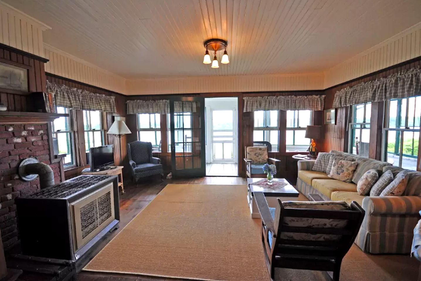 Charming Seaside Cottage Rental for Six in Cape Cod