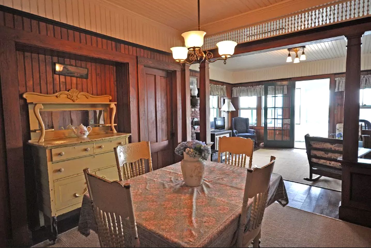 Charming Seaside Cottage Rental for Six in Cape Cod