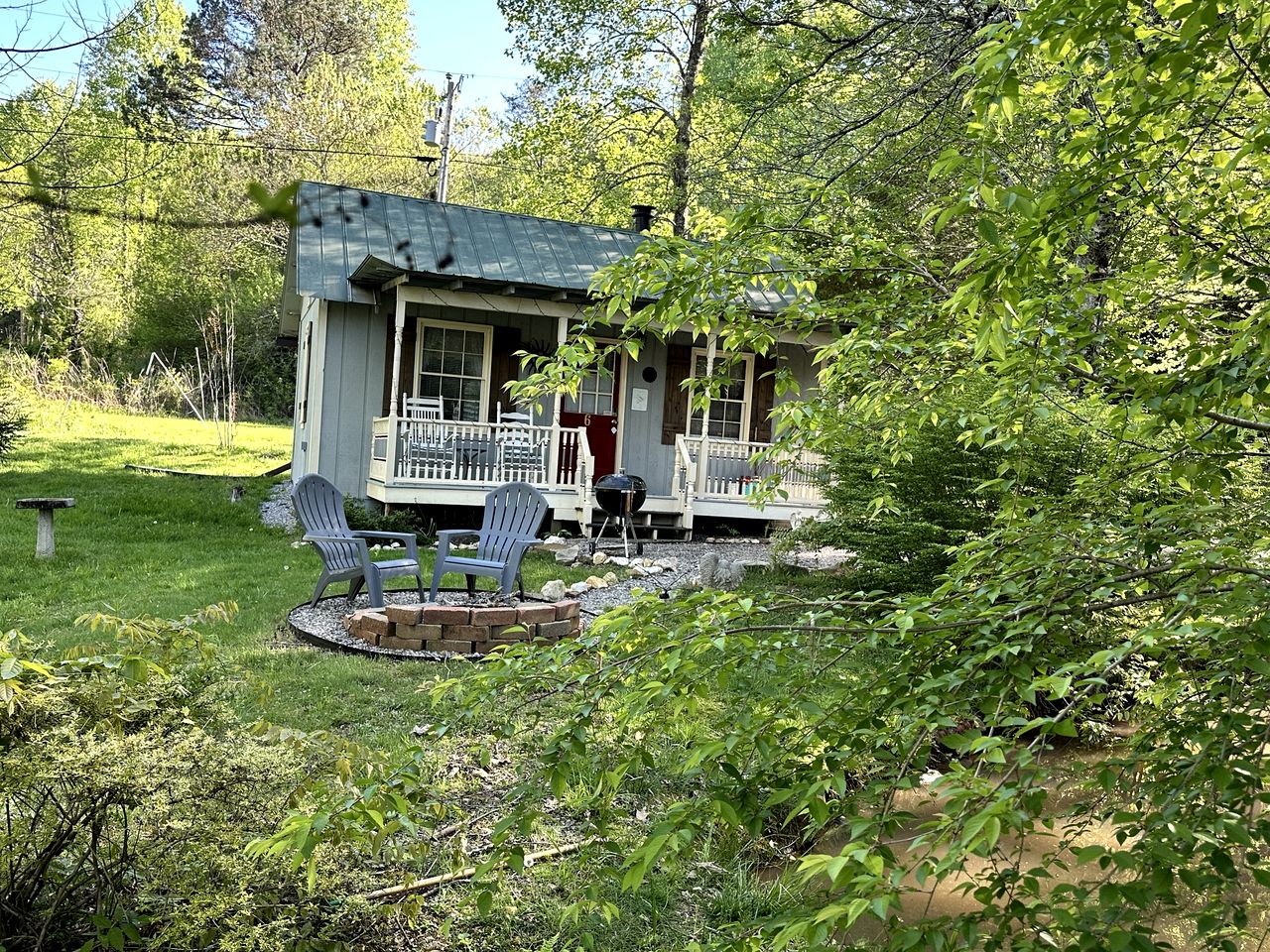 Charming and Secluded Cottage Overlooking a Woodland Pond, near Helen, Georgia