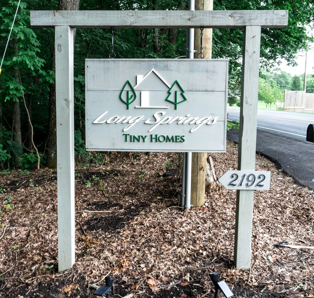 Tiny Home Cottage Near the Smokies #2 Lotte in Sevierville, TN