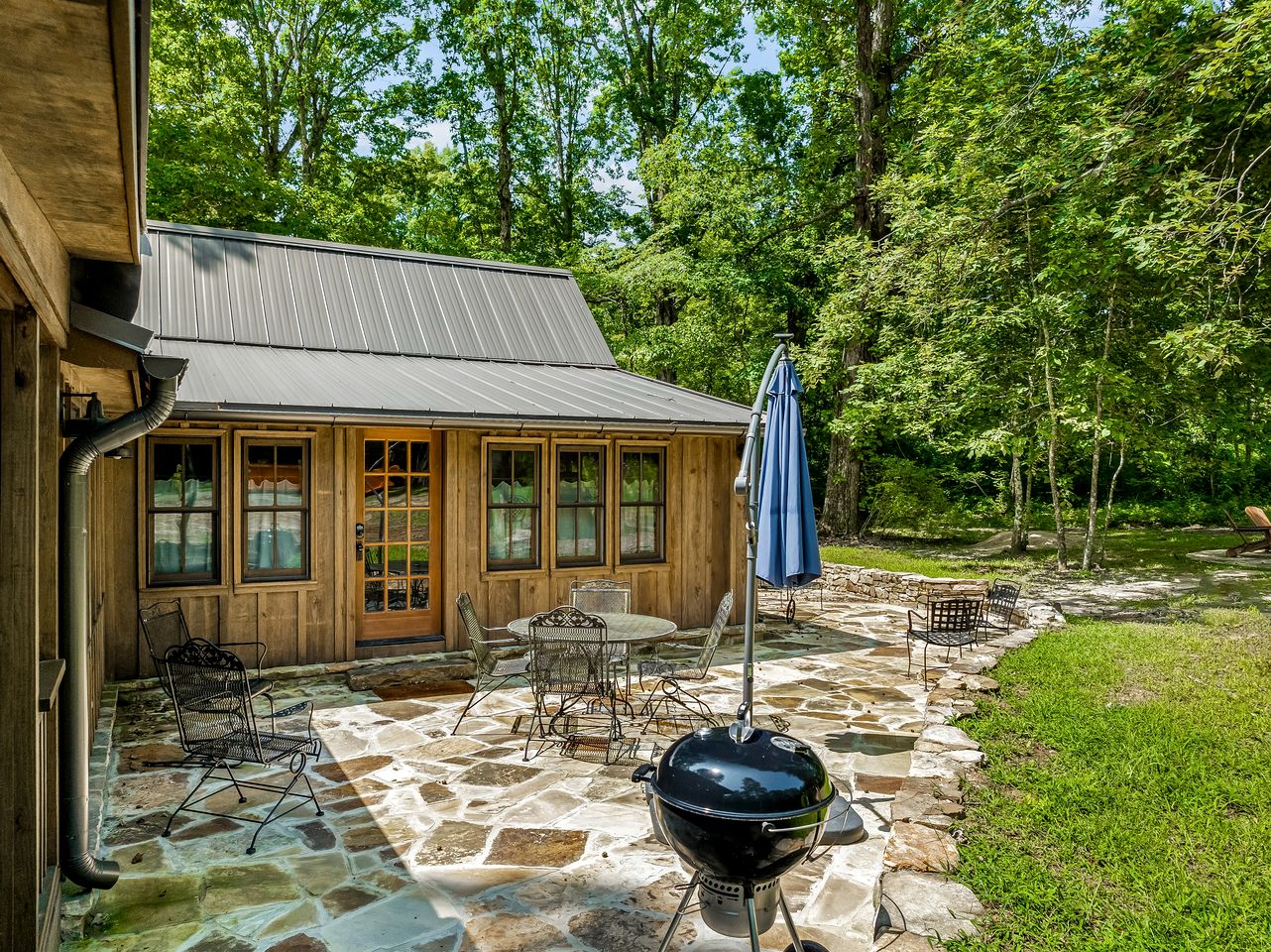 Charming Spacious Cabin with Fire Pit and BBQ in Mentone, Alabama