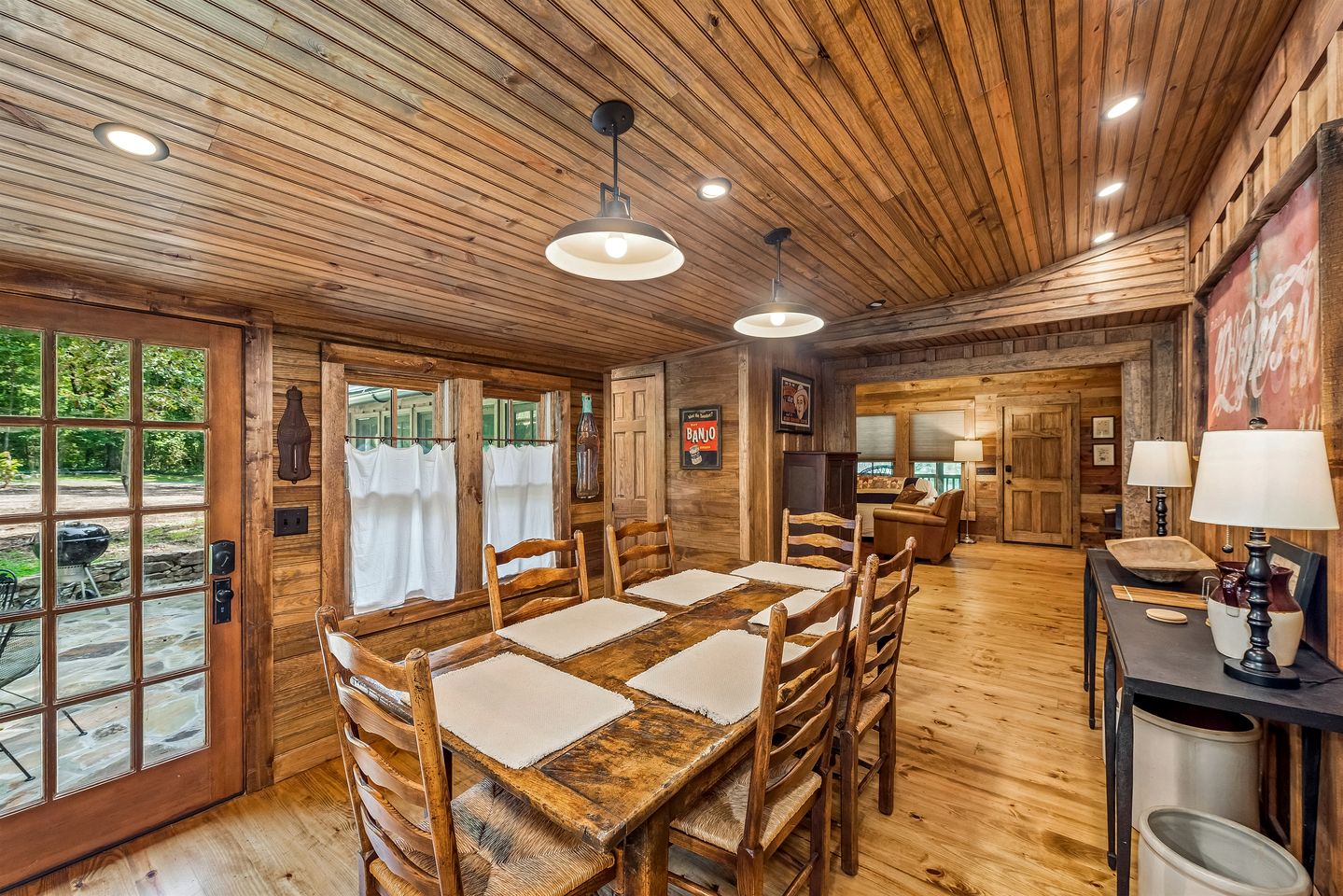 Charming Spacious Cabin with Fire Pit and BBQ in Mentone, Alabama